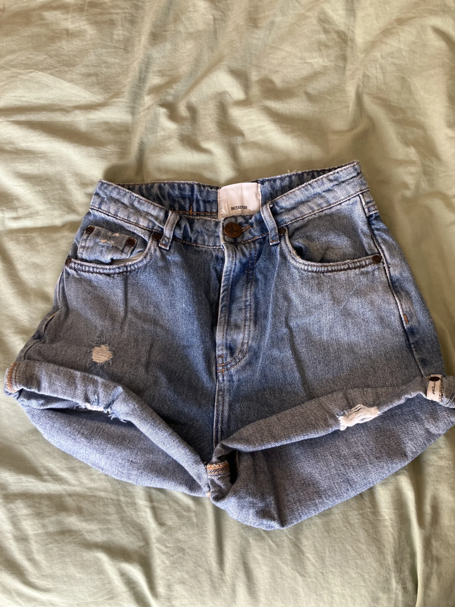 Featured image for Short en jeans taille haute