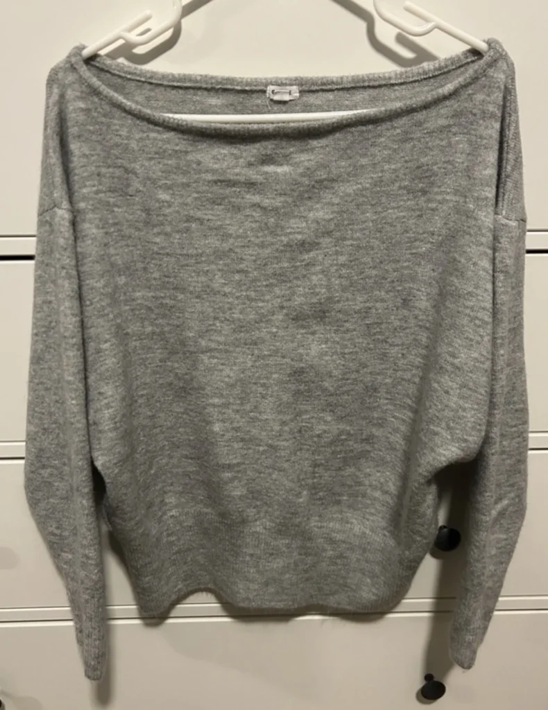 Featured image for Chandail Tricot Garage Doux – Gris Chiné – État Neuf – Taille P/S