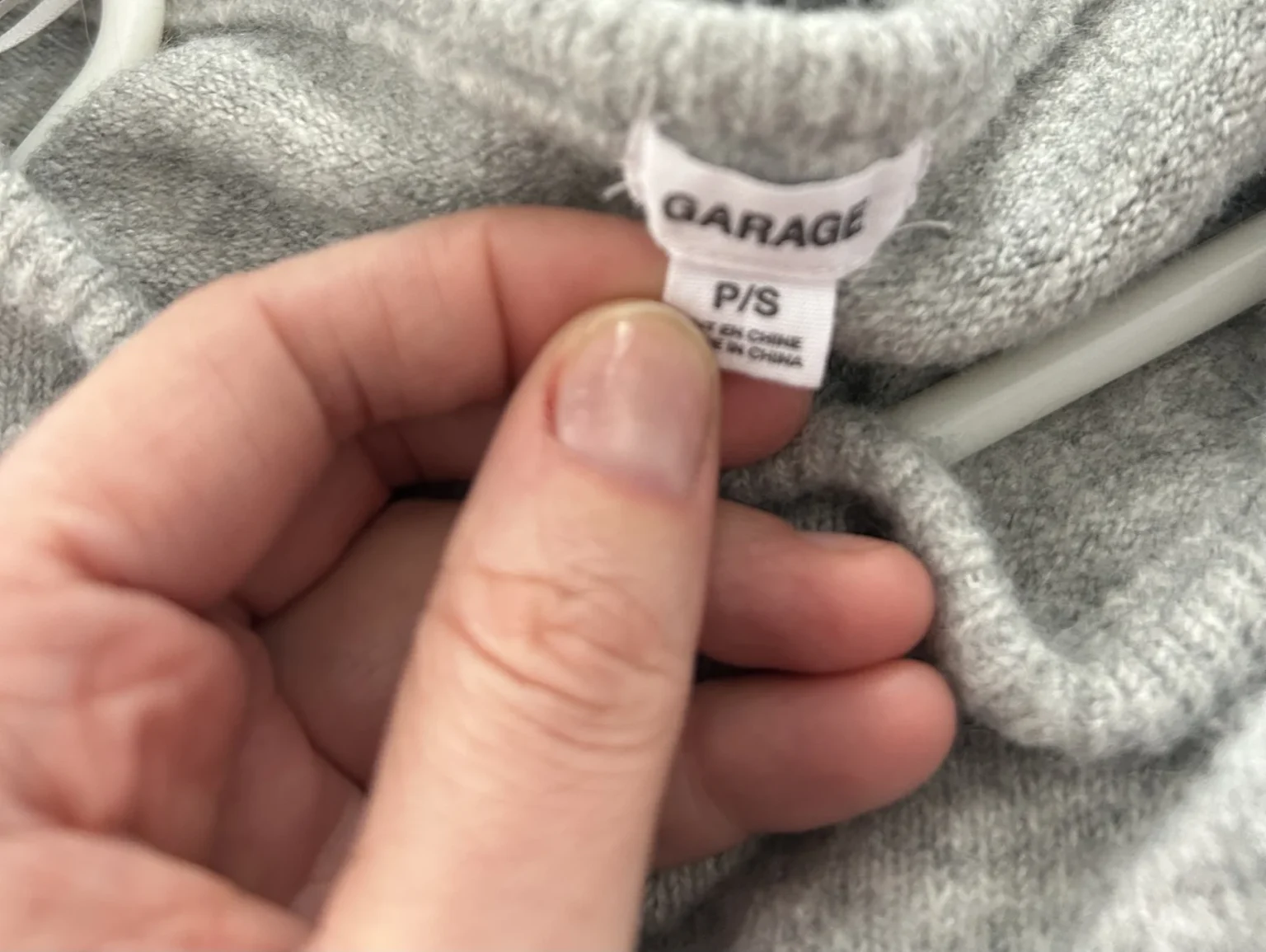 Image for Chandail Tricot Garage Doux – Gris Chiné – État Neuf – Taille P/S