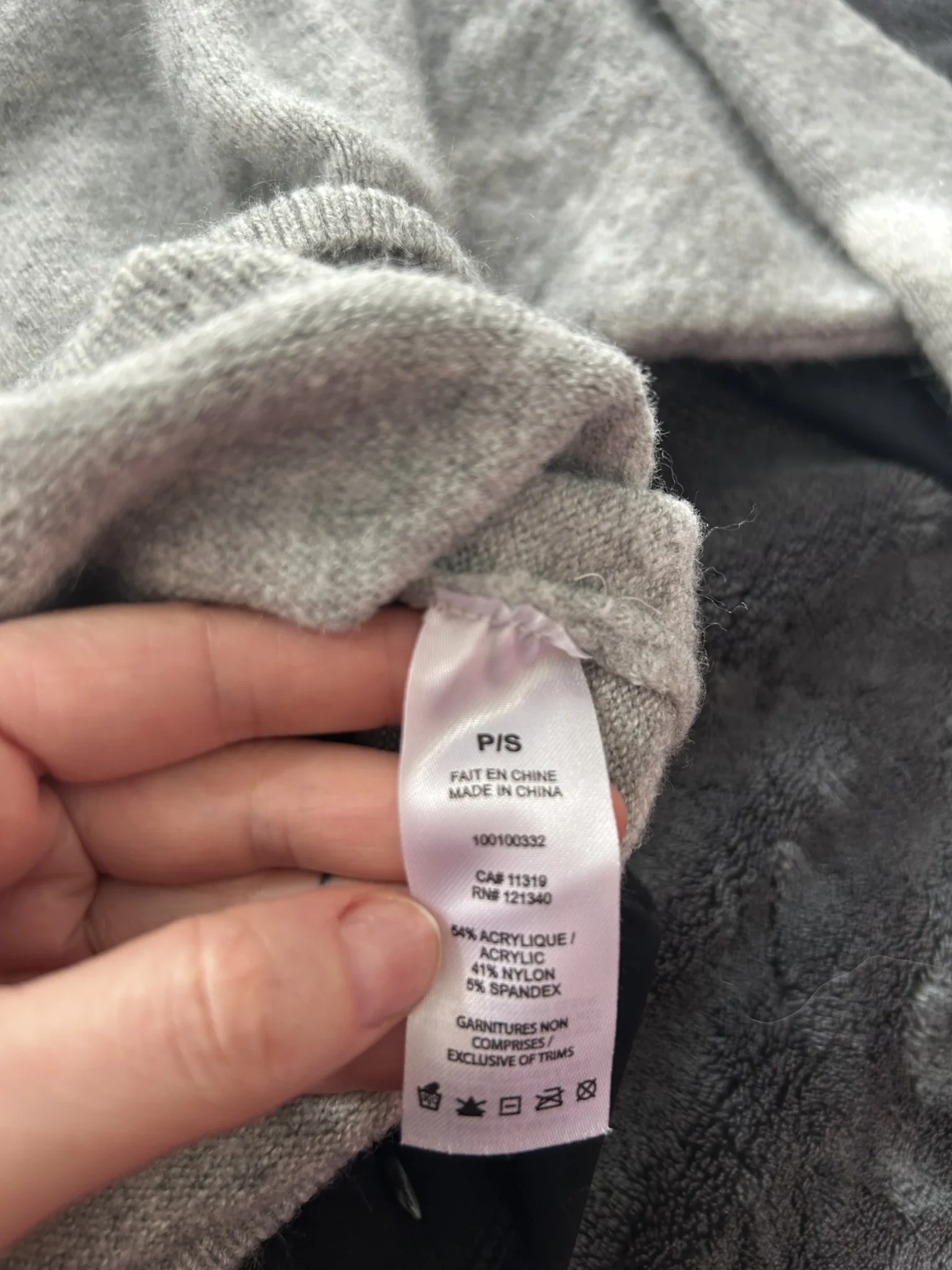 Image for Chandail Tricot Garage Doux – Gris Chiné – État Neuf – Taille P/S