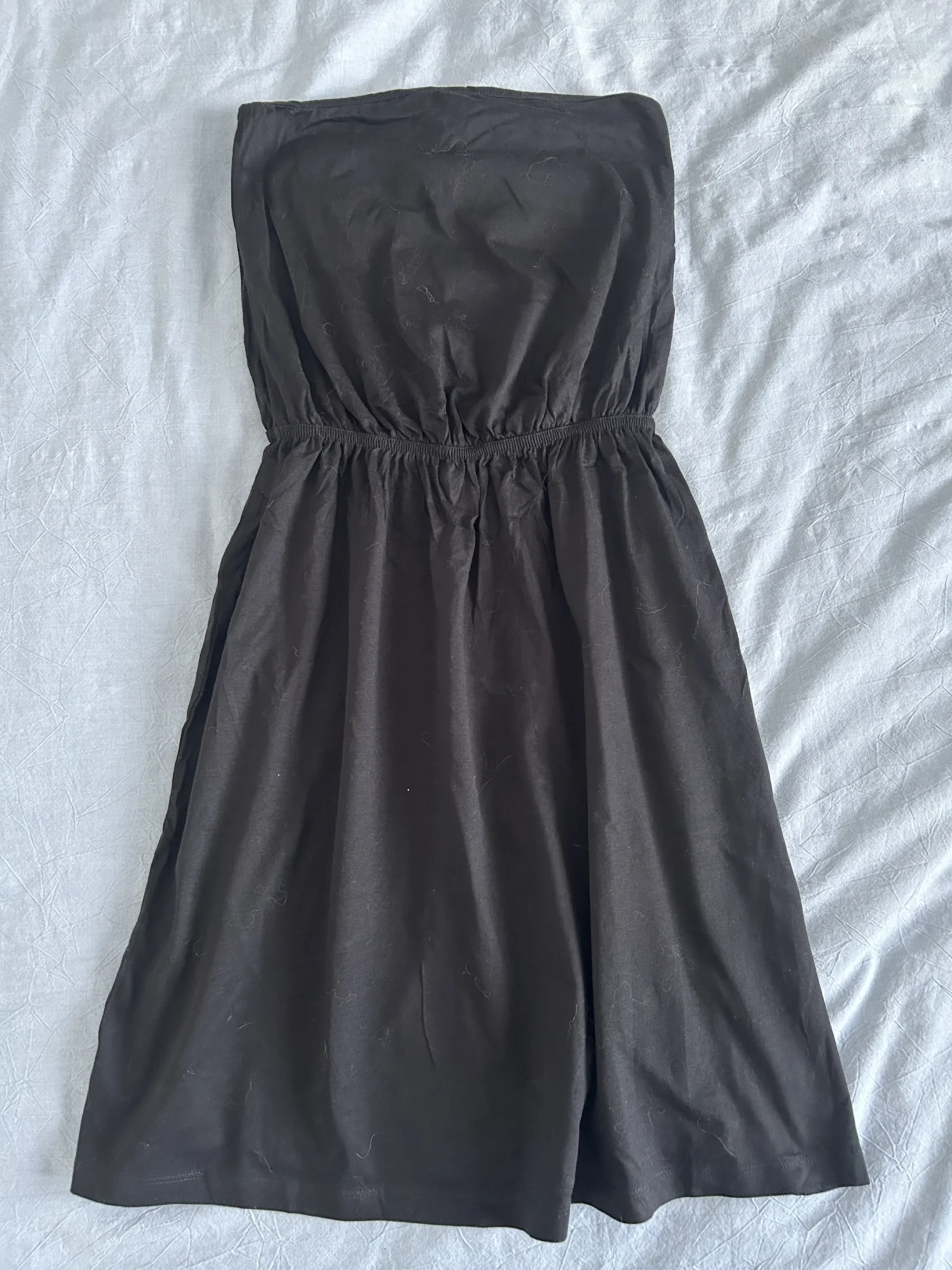 Featured image for Robe tube noire