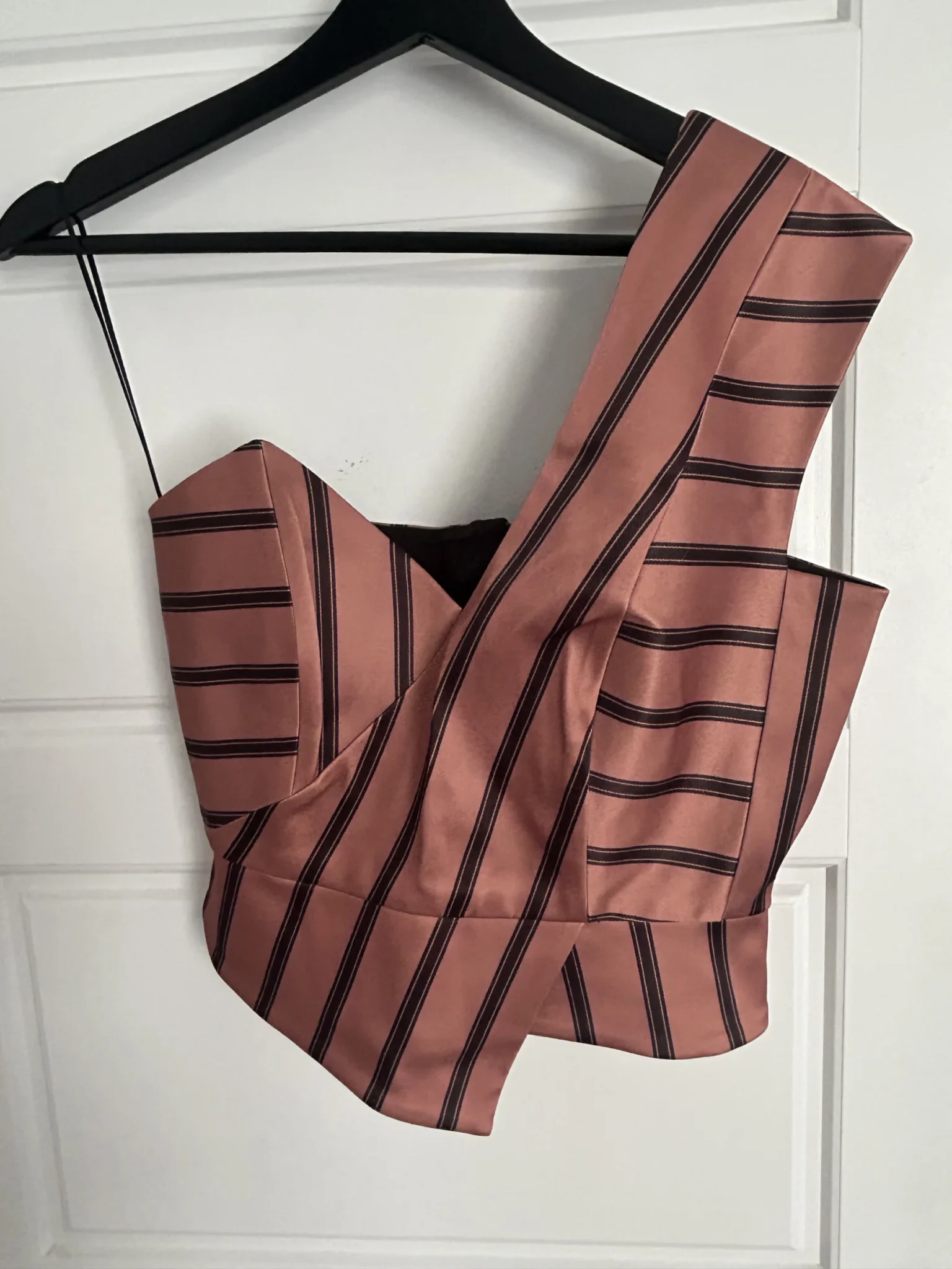 Featured image for Bustier de la designer américaine Michelle Mason