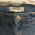 Thumbnail for Titre : Jean Zara Premium Denim – Bleu Délavé et Ultra-Déchiré – Taille USA 4 (EUR 36) – Très Bon État Général