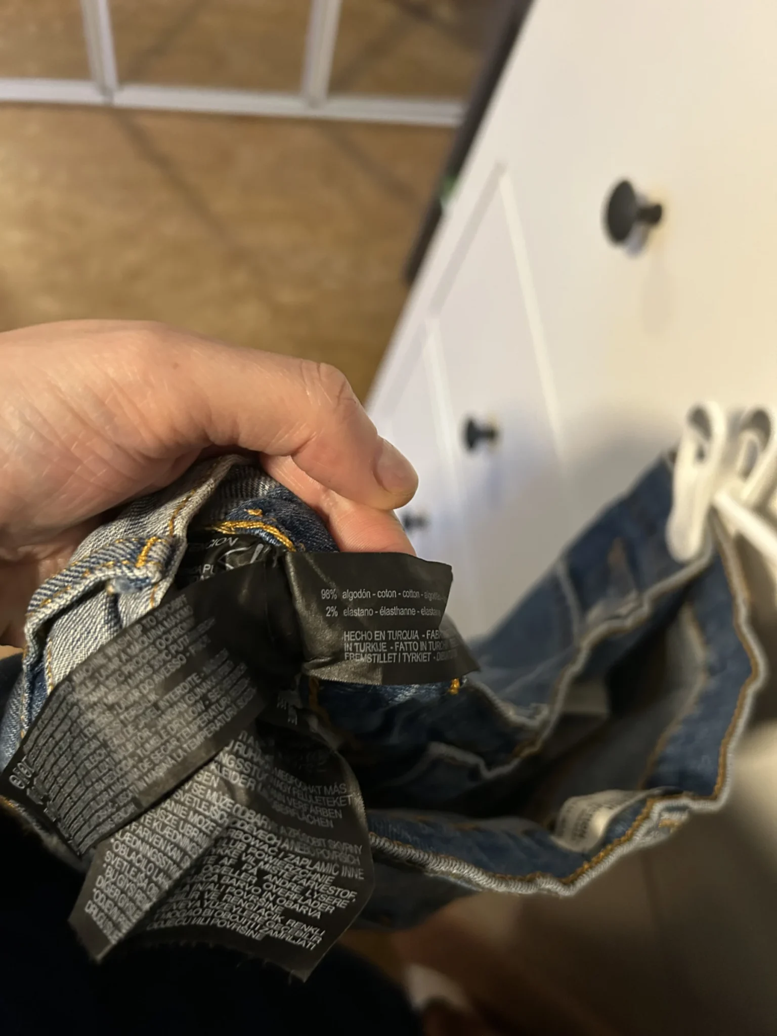 Image for Titre : Jean Zara Premium Denim – Bleu Délavé et Ultra-Déchiré – Taille USA 4 (EUR 36) – Très Bon État Général