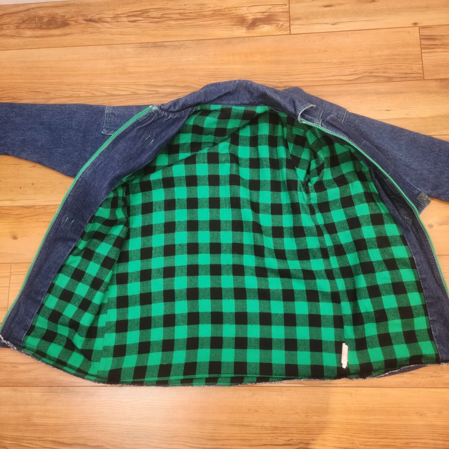 Image for S-M | Vintage jeans jacket with tartan lining made in Canada