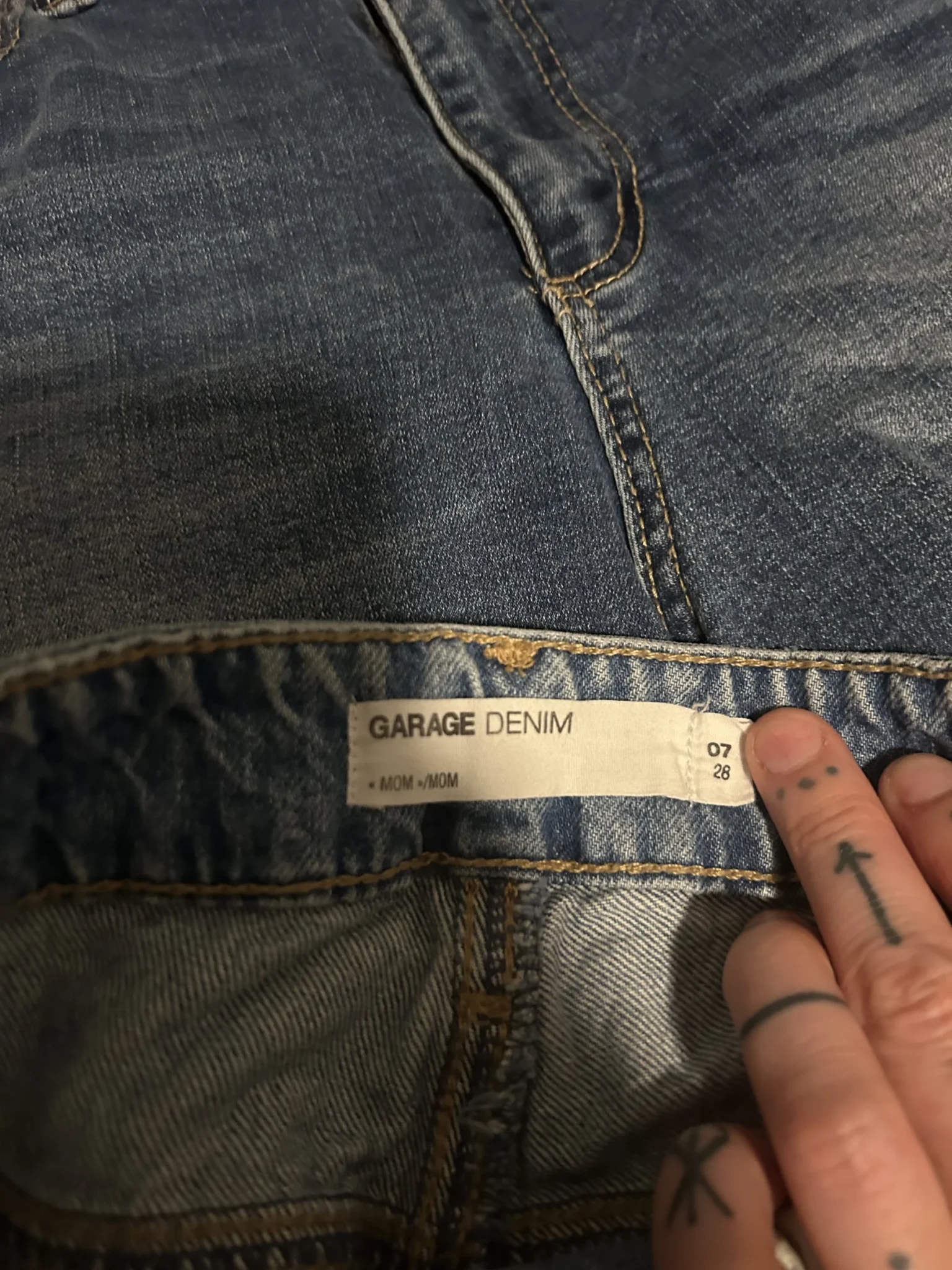 Image for Short Mom Denim Garage – Bleu Délavé & Déchiré – Taille 07 (W28) – Excellent État
