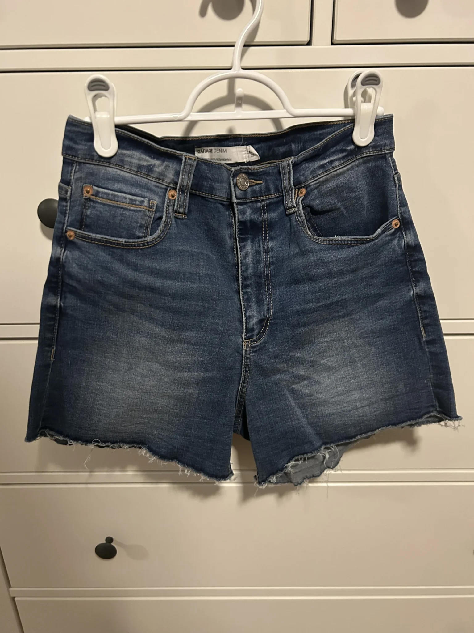 Featured image for Jean Garage Ultra High Rise – Bleu Délavé – Taille 07 (W28) – Excellent État