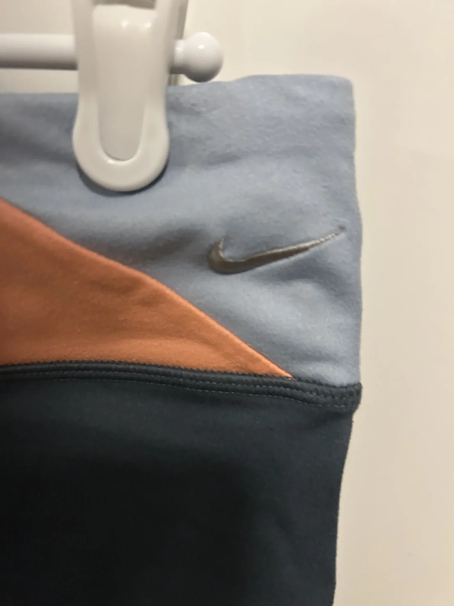 Image for Short de Sport Nike Dri-FIT – Corail & Tri-Gris – Taille Médium – État Impeccab
