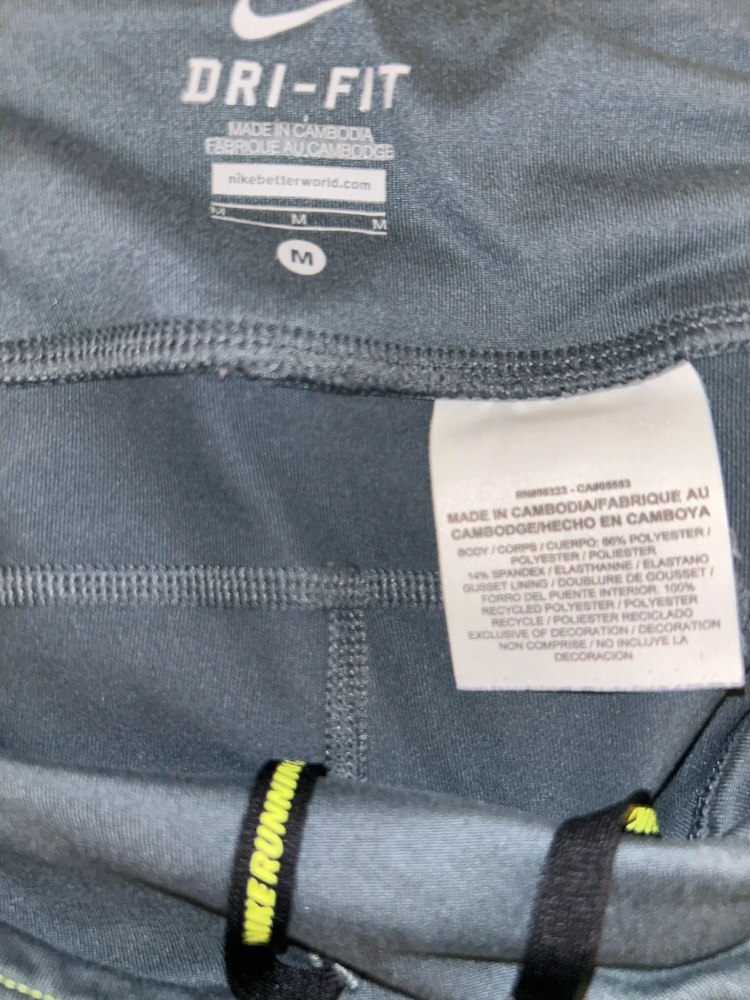 Image for Short de Sport Nike Dri-FIT – Corail & Tri-Gris – Taille Médium – État Impeccab