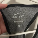 Thumbnail for Camisole Nike Dri-FIT Color-block – Gris & Noir – Taille Small – Excellent État