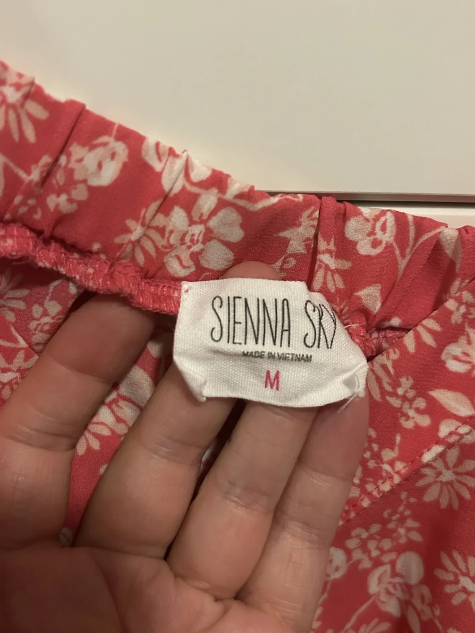 Image for Robe d'Été Sienna Sky Fleurie Rose & Blanc – Taille Médium – Neuve (Jamais Portée)