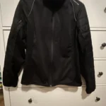 Featured thumbnail for Veste Hybride Fouganza (Décathlon) Noire – Équitation & Plein Air – Taille Médium – Très Bon État