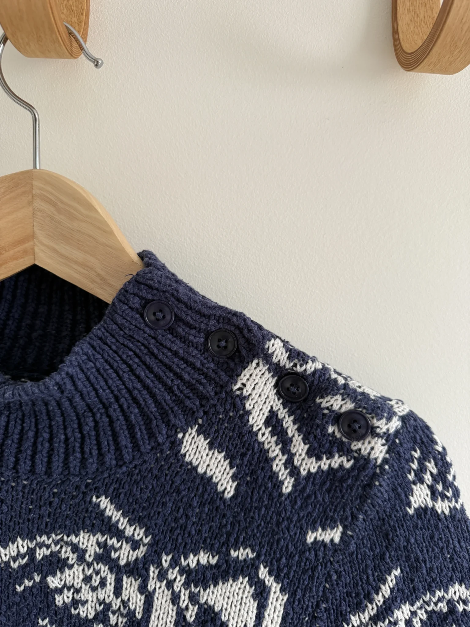 Image for Tricot à manches courtes, détail au col