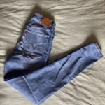 Featured thumbnail for Jeans taille haute Levis