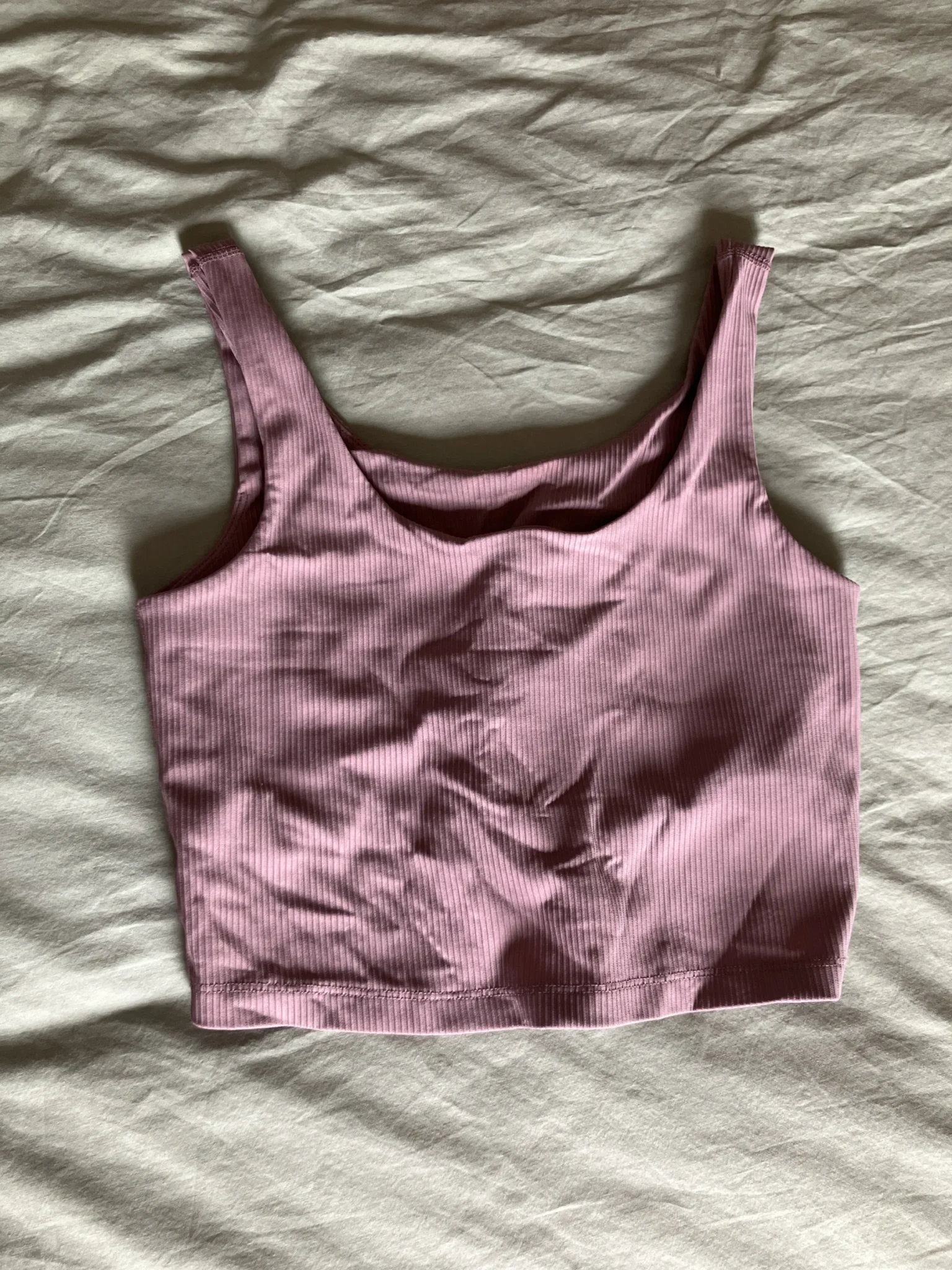 Featured image for Camisole de sport de style crop top