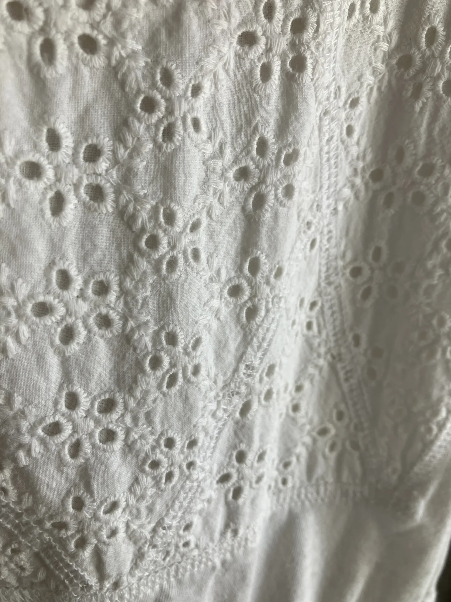 Image for Robe blanche avec broderie