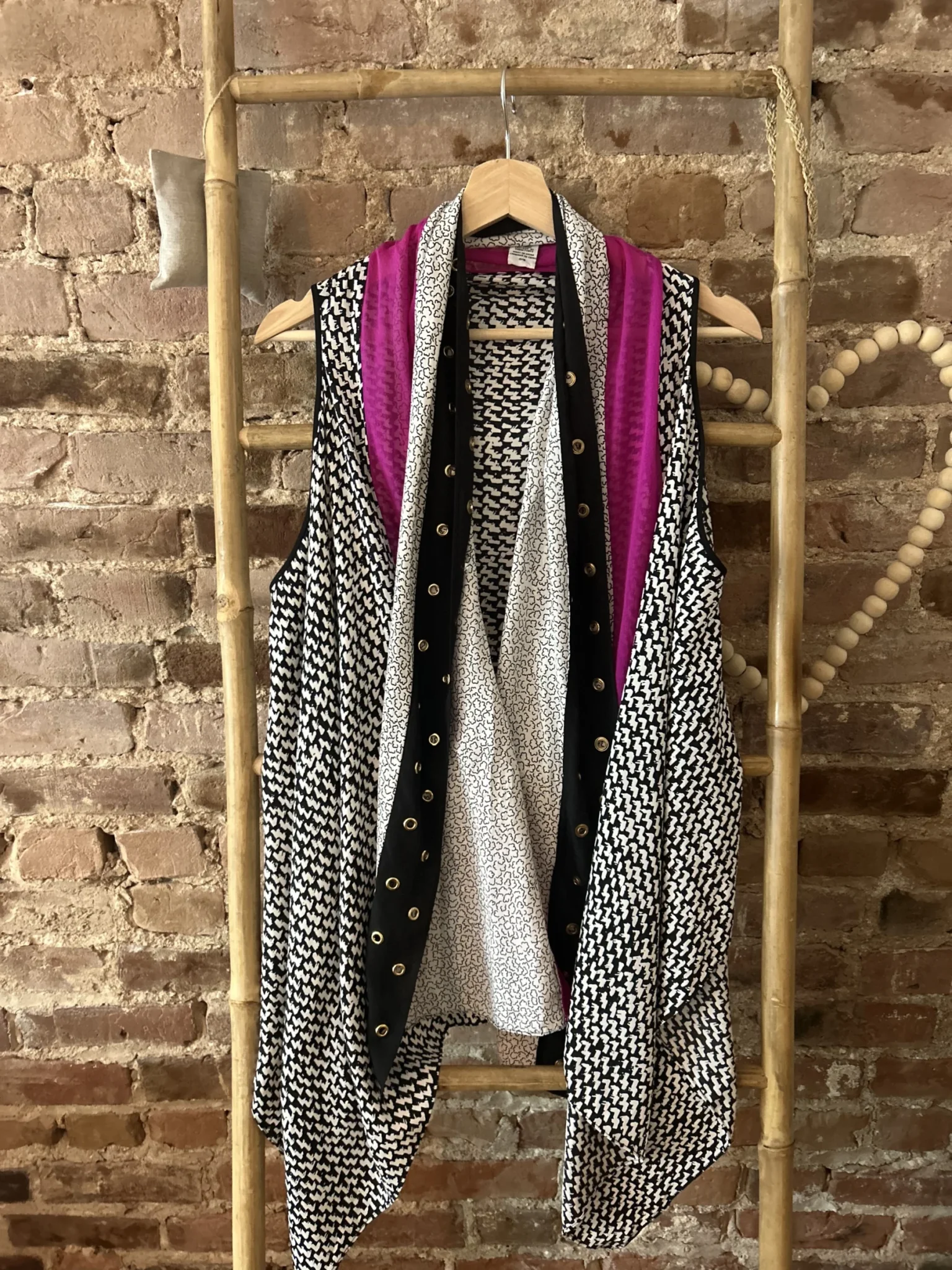 Featured image for Sleeveless cardigan
