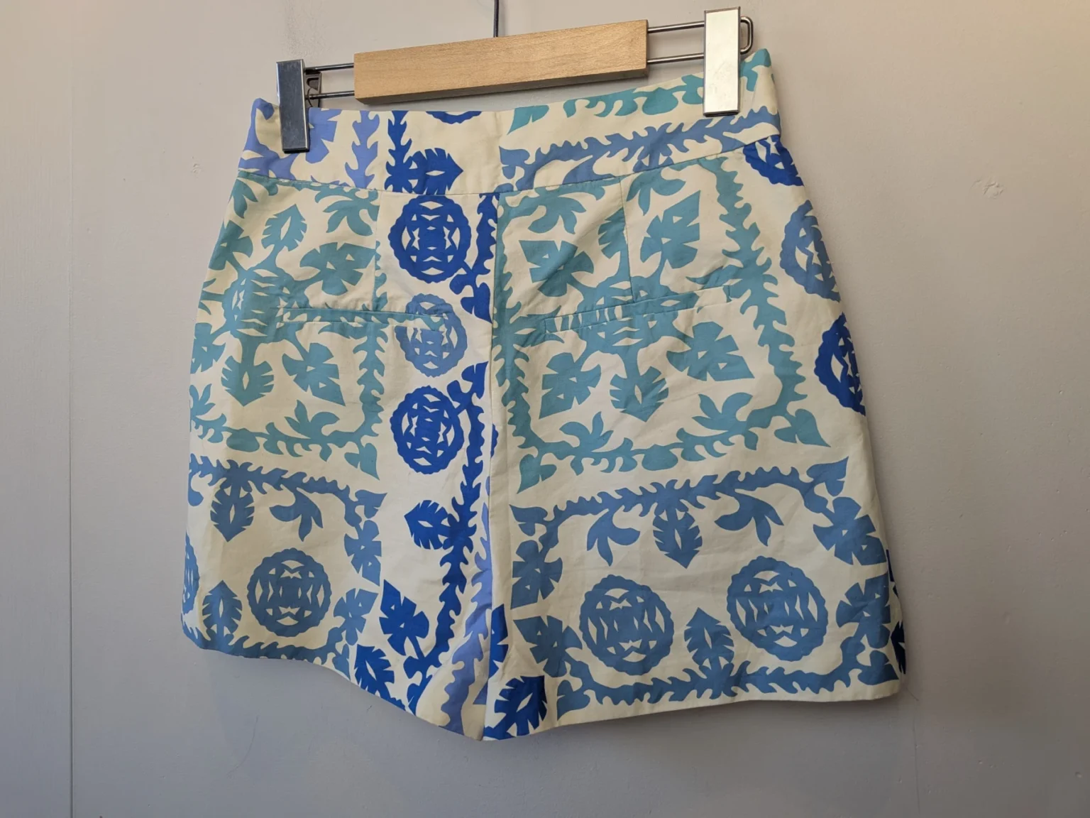 Image for ZARA Women's high waist shorts size XS Blue and cream