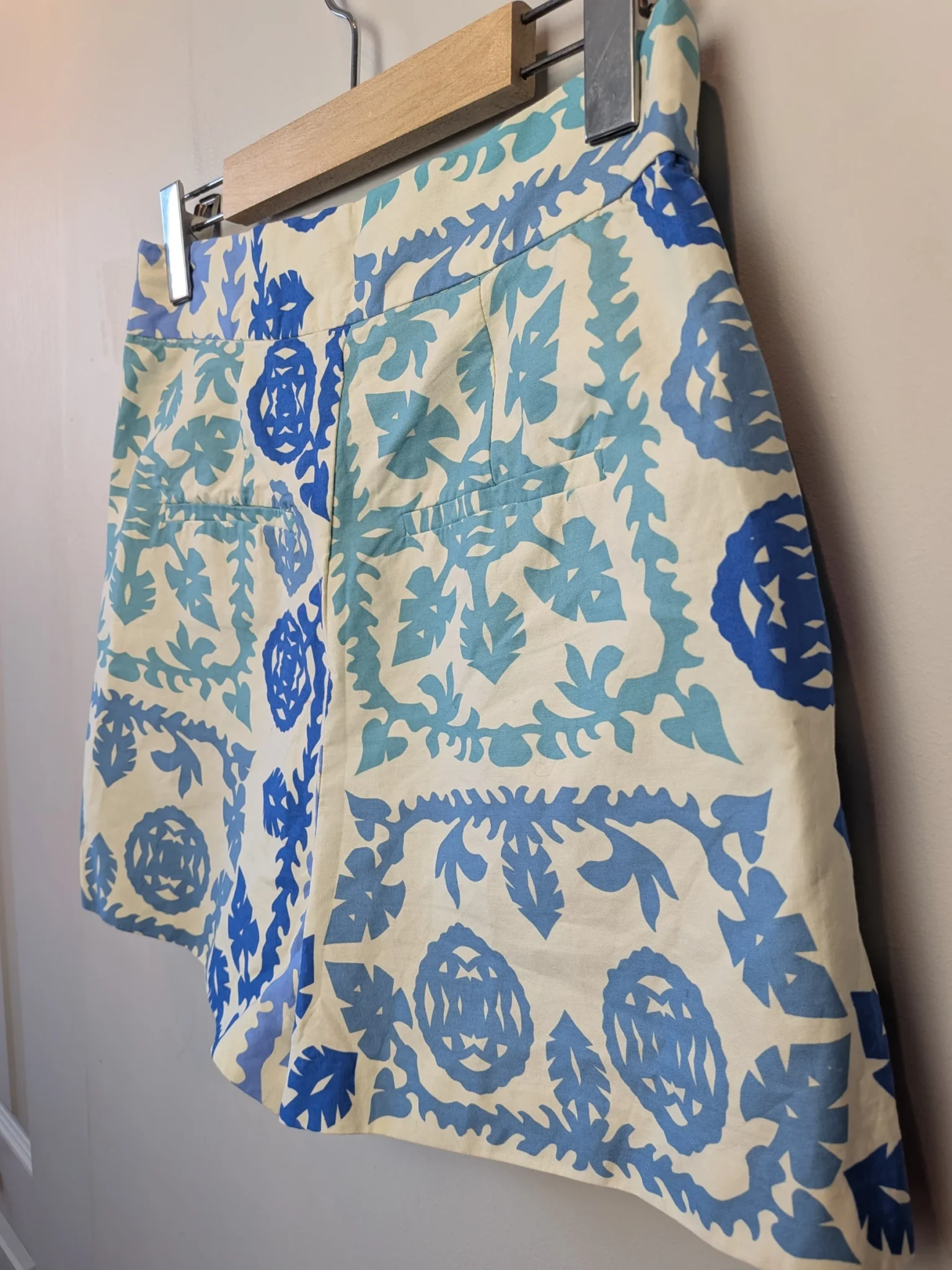 Image for ZARA Women's high waist shorts size XS Blue and cream