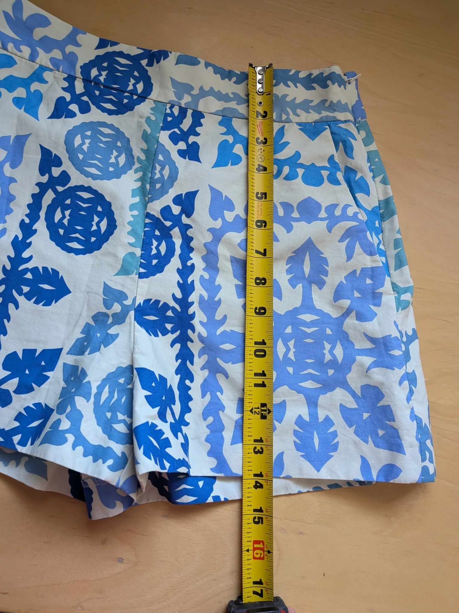 Image for ZARA Women's high waist shorts size XS Blue and cream