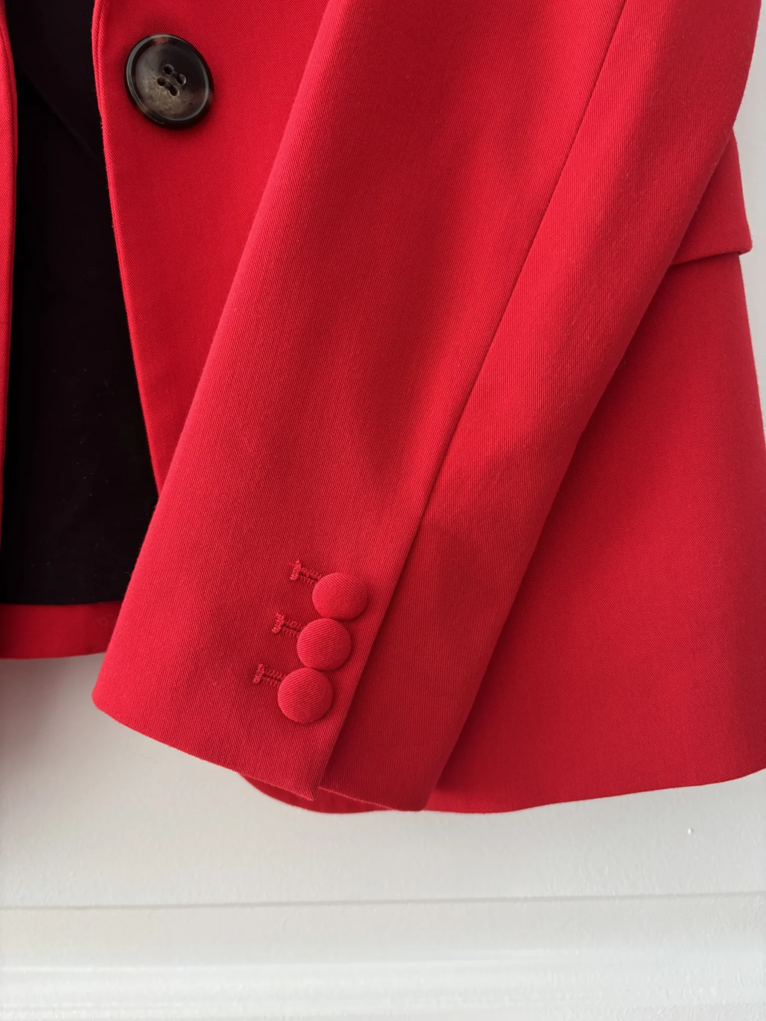 Image for Icône - Veston rouge