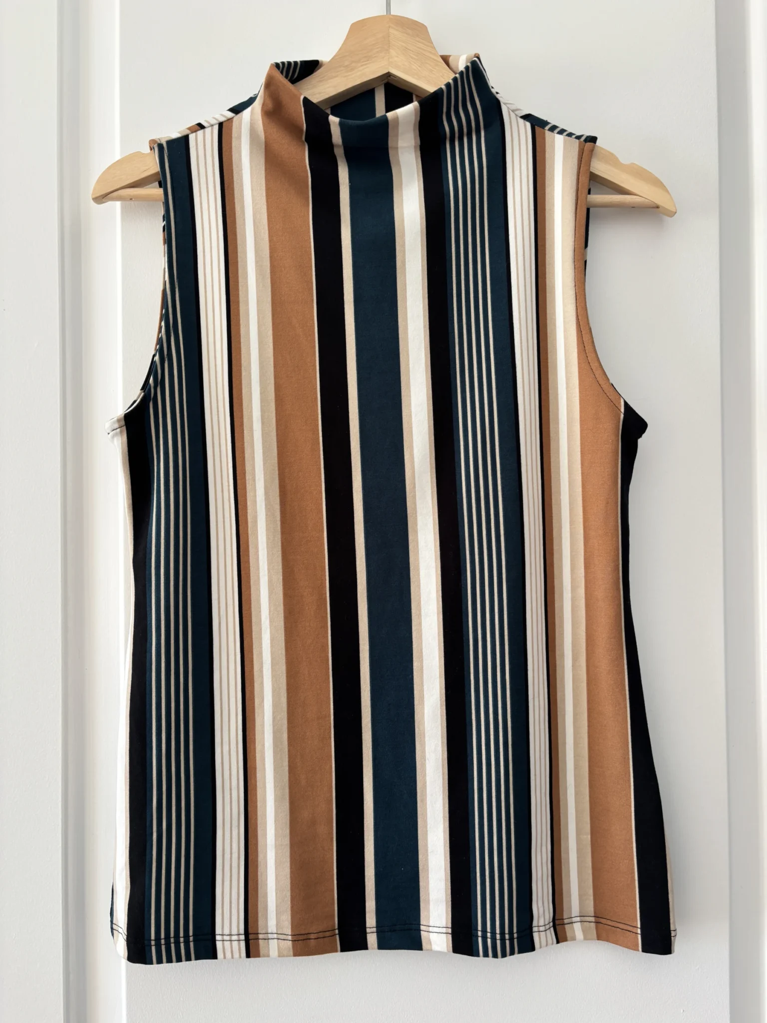 Featured image for Camisole avec col
