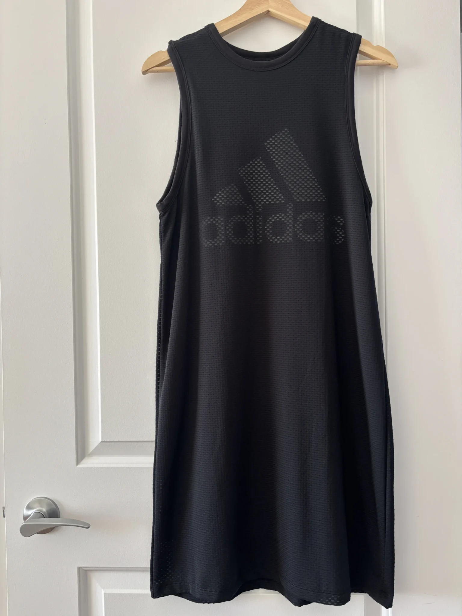 Featured image for Robe adidas