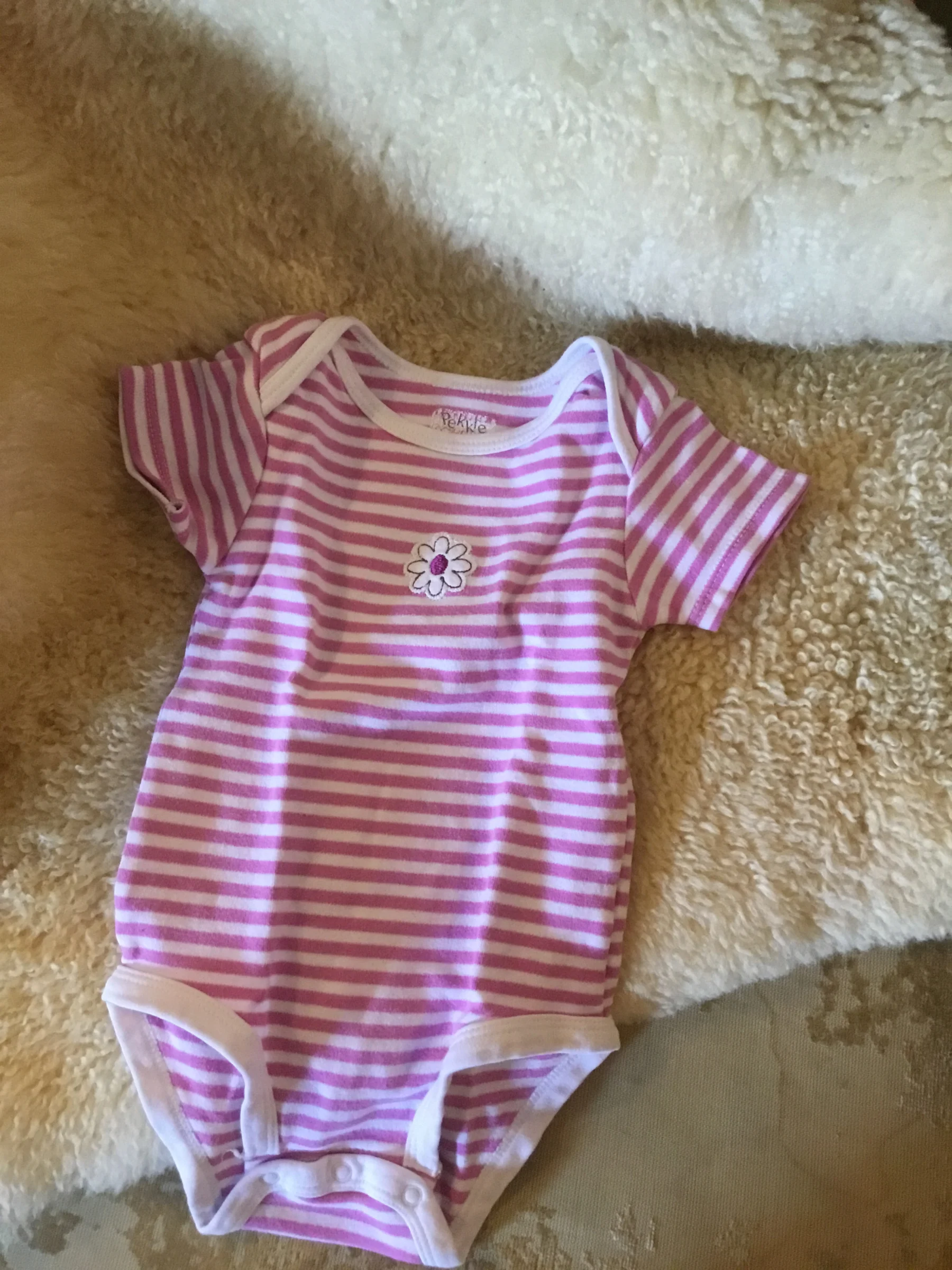 Cache couche pekkle rose-mauve fleur bébé fille 6-12 Pekkle seconde main