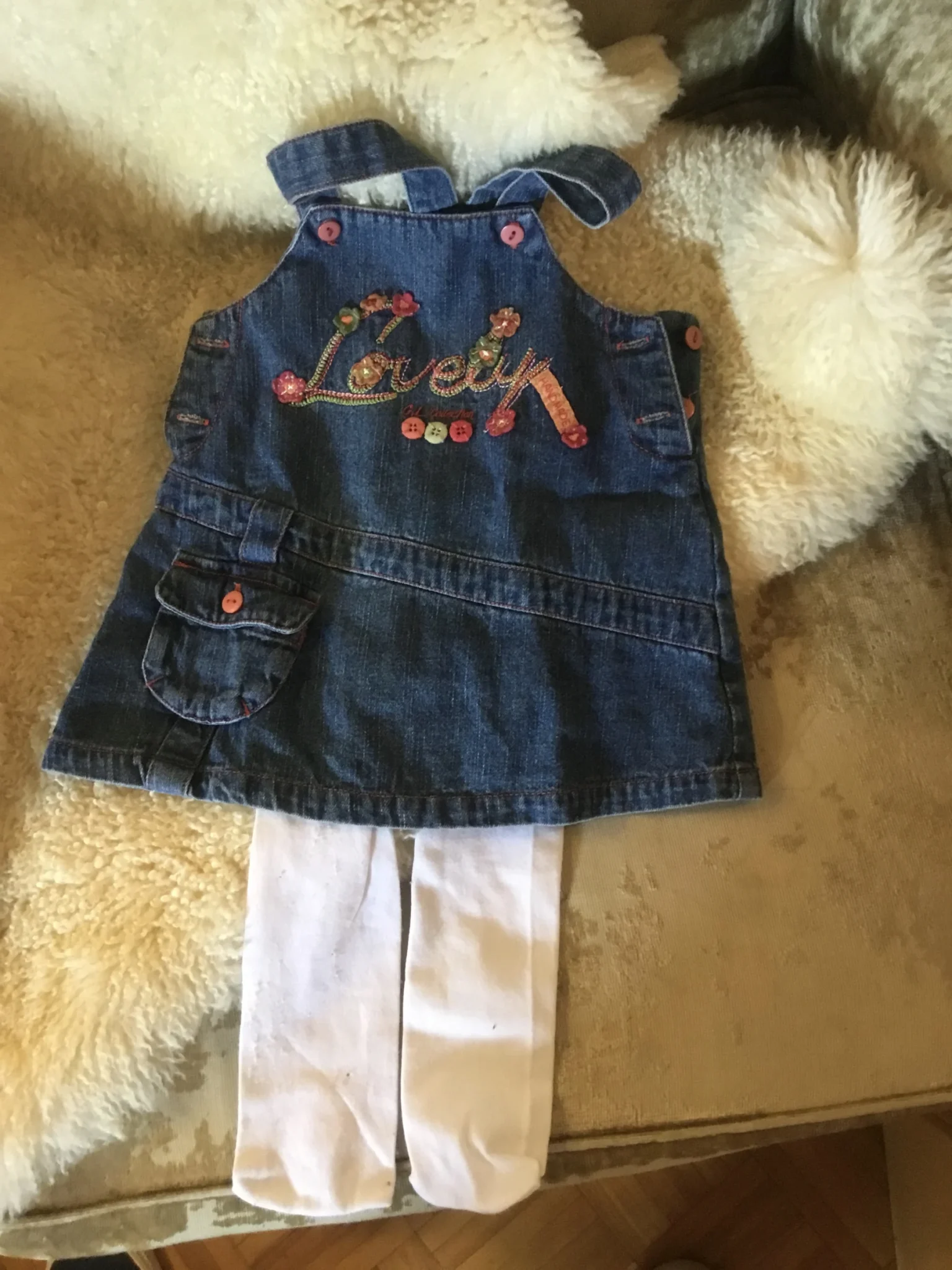 Image for Robe jeans broderie trop belle bébé fille 16 lbs (max)