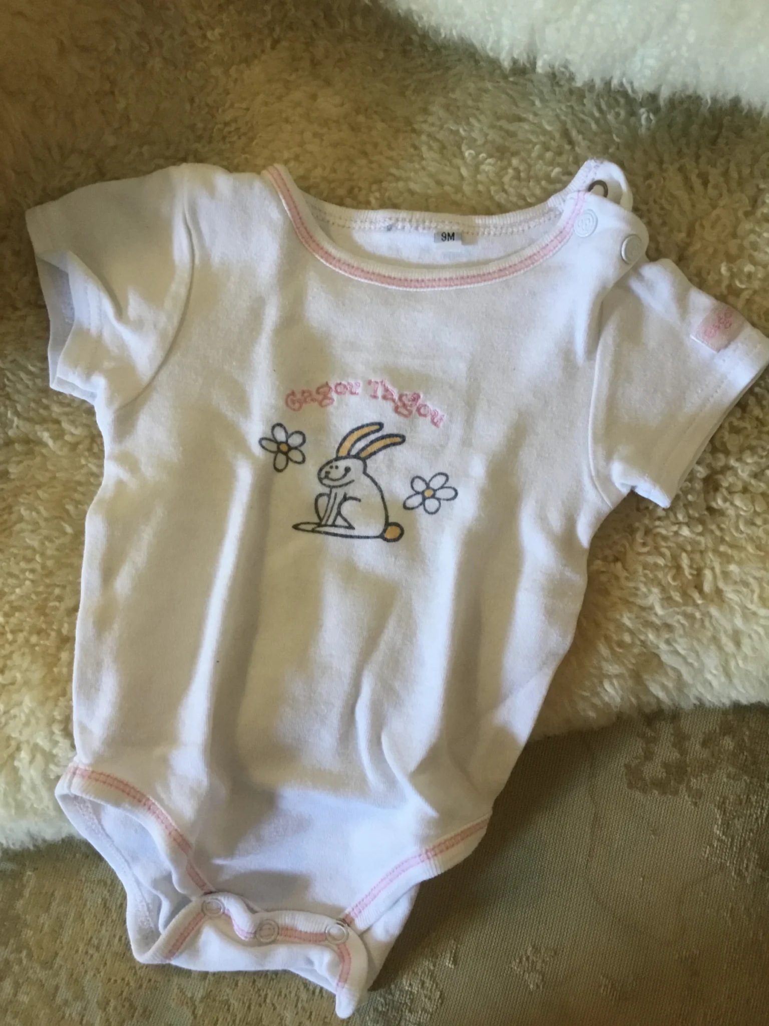 Featured image for Cache couche blanc lapin bébé unisexe 9 mois petit