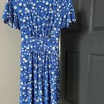 Featured thumbnail for Robe bleue fleurie