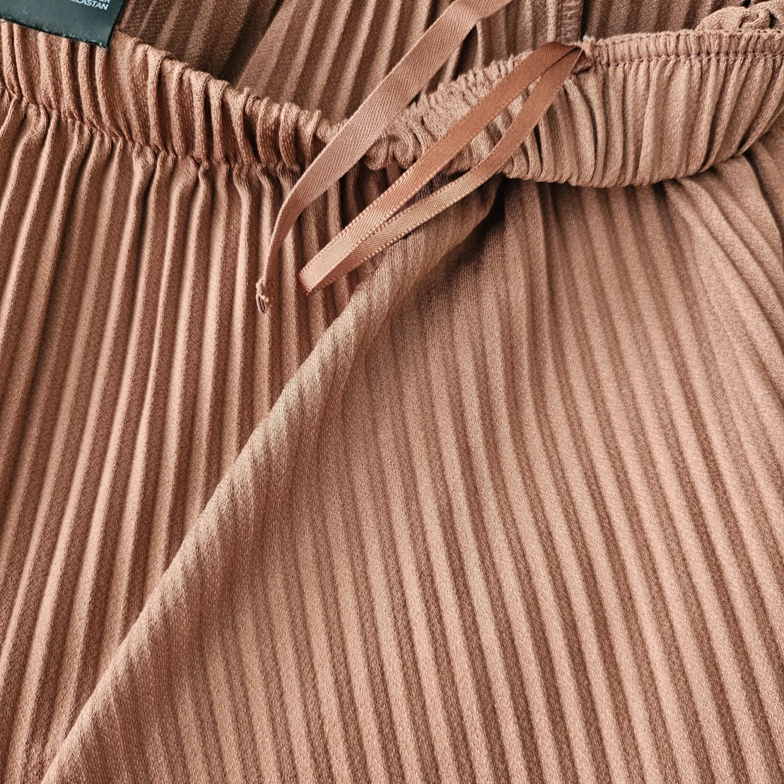 Image for Pantalon plissé Uniqlo
