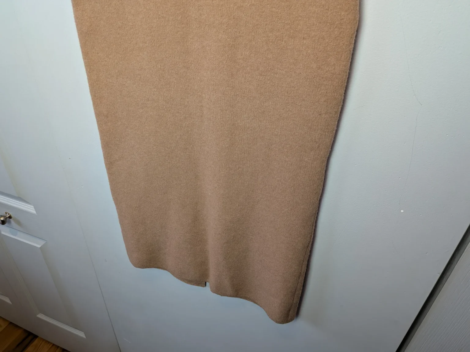 Image for ARITZIA The Group Babaton high-waisted beige skirt size Small