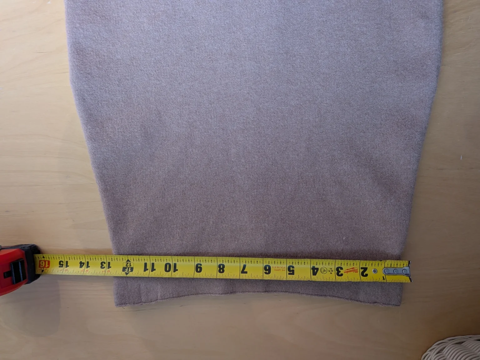 Image for ARITZIA The Group Babaton high-waisted beige skirt size Small