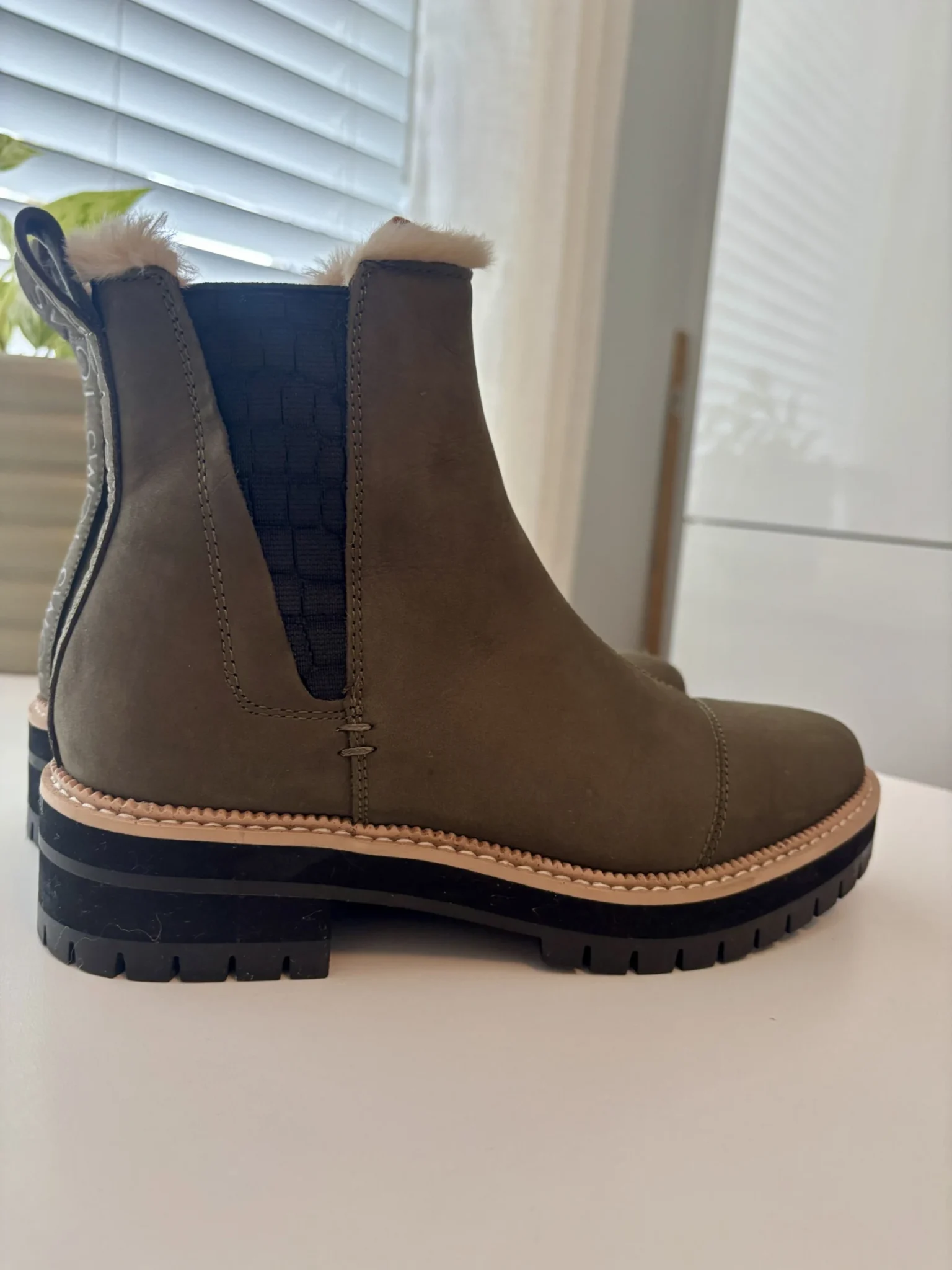 Image for TOMS - Bottillons en cuir doublés
