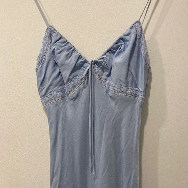 Image for Robe Longue Bleue à Dentelle Princess Polly Emily Blue Maxi Dress with Tie Fastening & Lace Details