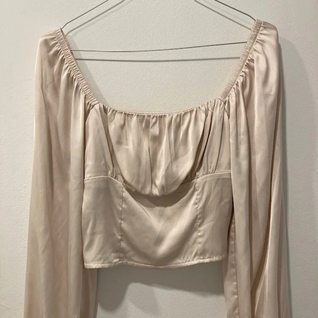 Image for Haut Froncée Manches Longues Satiné Ivoire Dynamite Ivory Cream Ruched Satin Long Sleeve Blouse Top