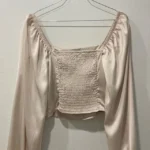 Thumbnail for Haut Froncée Manches Longues Satiné Ivoire Dynamite Ivory Cream Ruched Satin Long Sleeve Blouse Top
