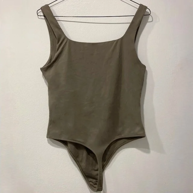 Image for Justaucorps Débardeur Col Carré Aritzia Babaton Contour Squareneck Tank Bodysuit
