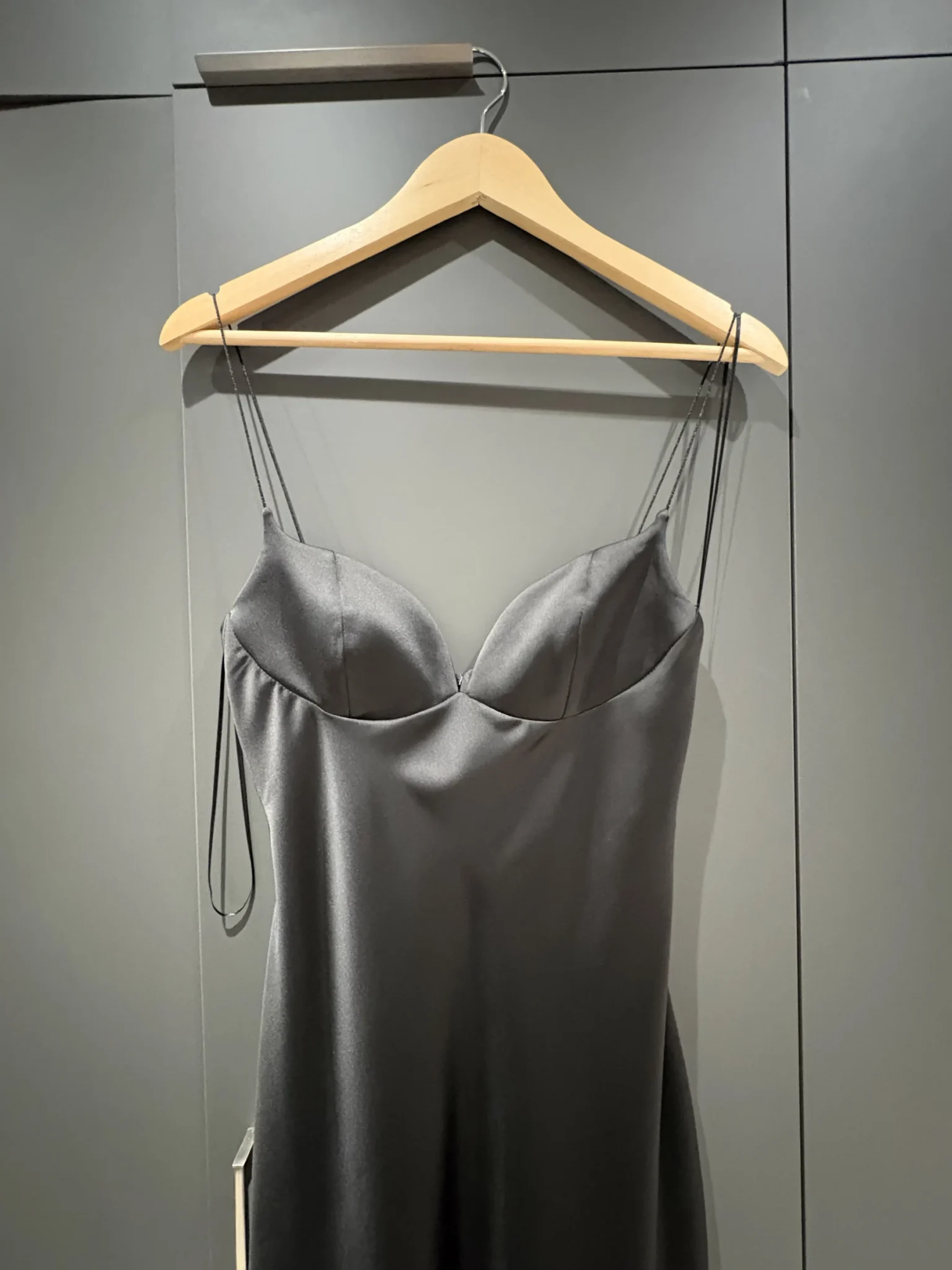 Image for Robe longue satinée - Neuve avec étiquette
