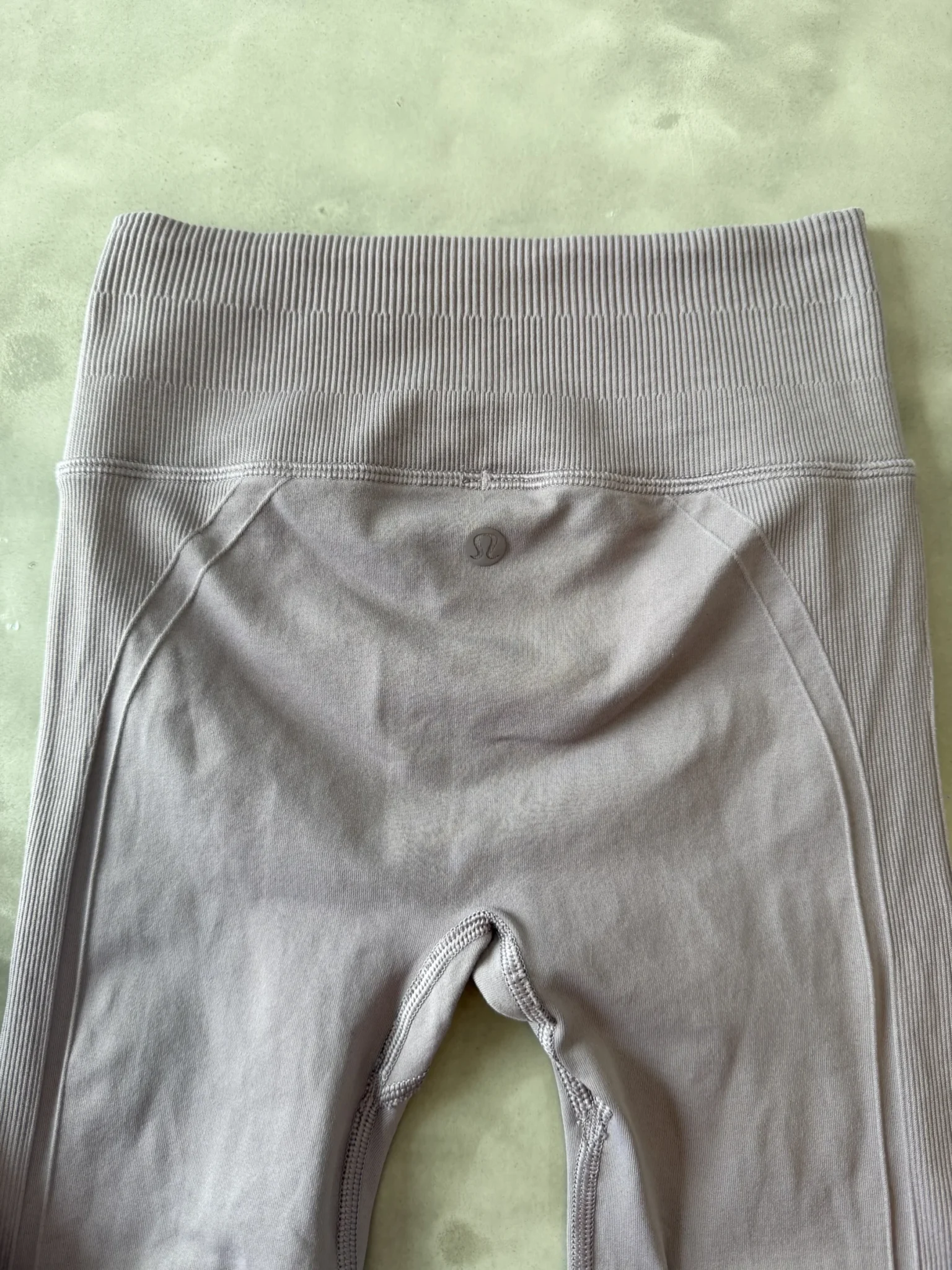 Image for LEGGING LULULEMON SIZE 2