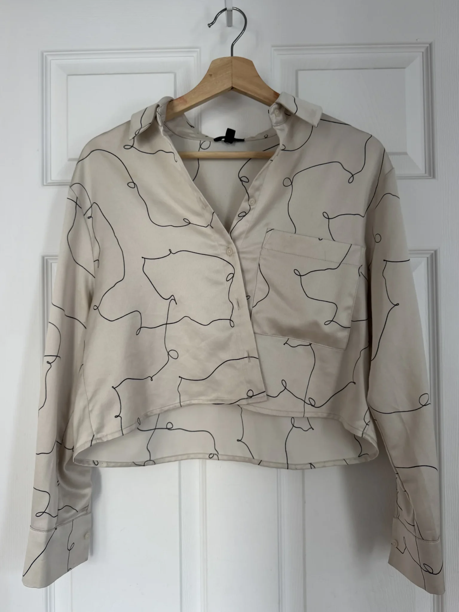 Featured image for Chemise crop top satinée