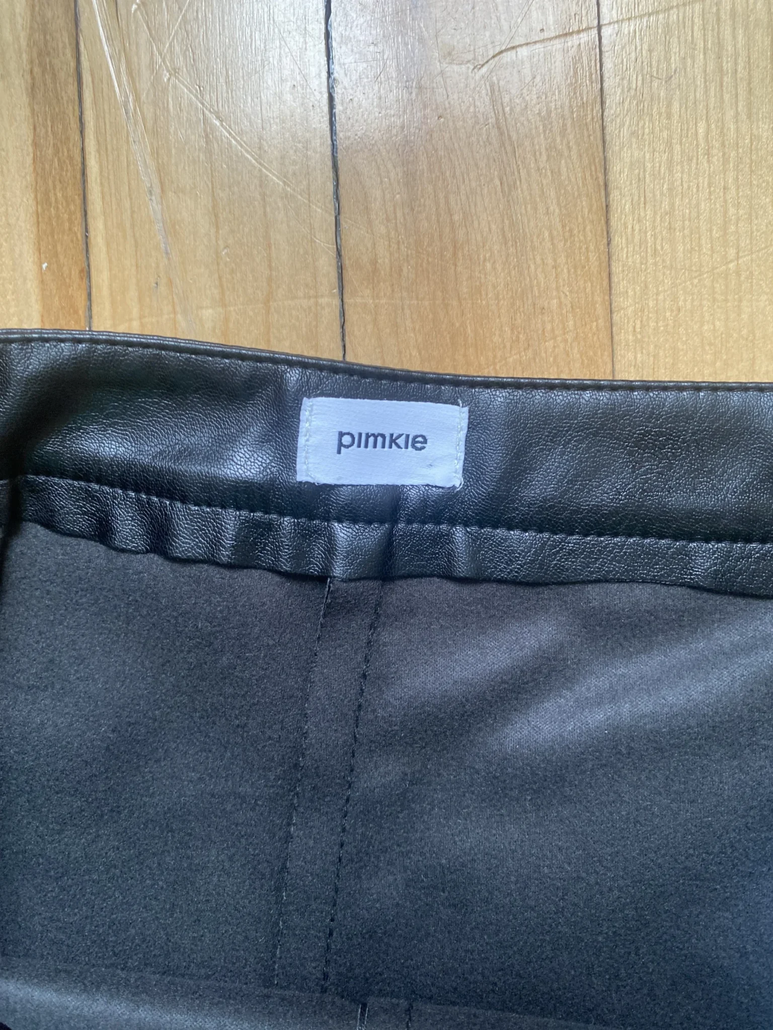 Image for Short skirt in black imitation leather Pimkie