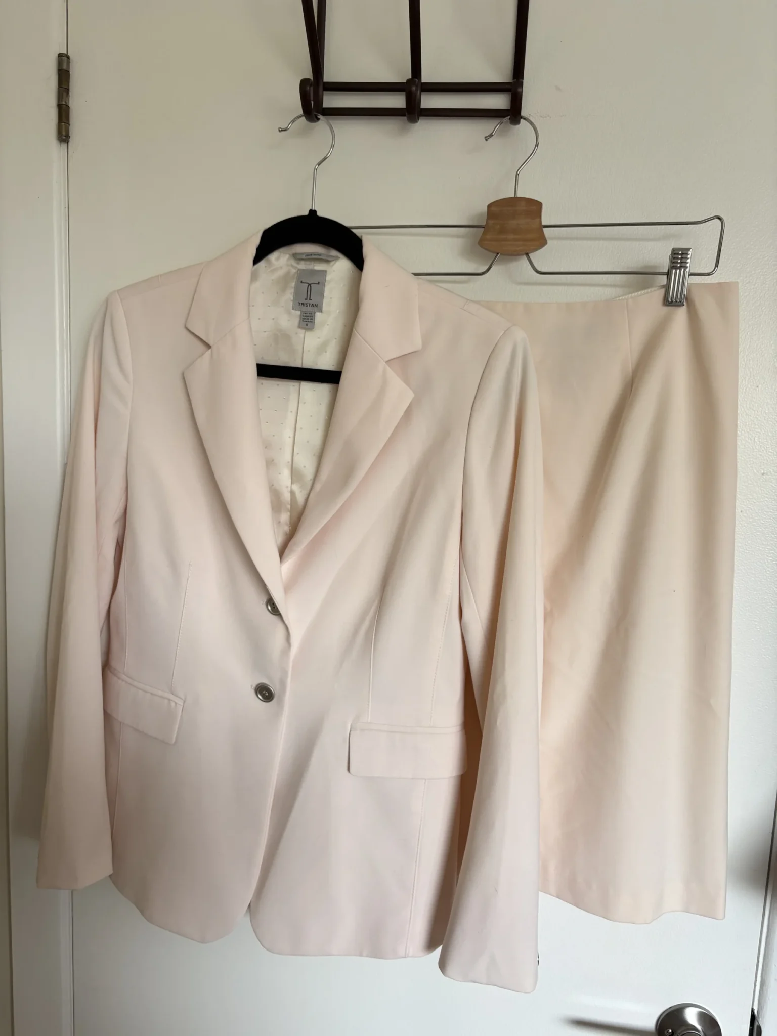 Featured image for Veston et jupe Tristan