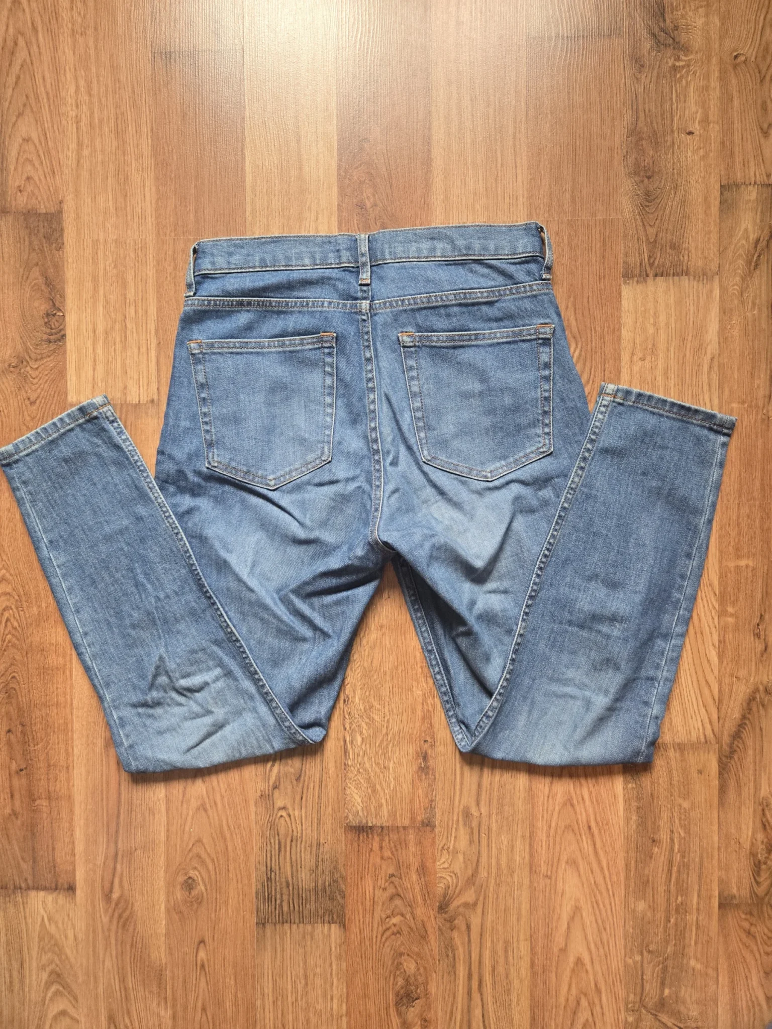 Image for High-waisted jeans