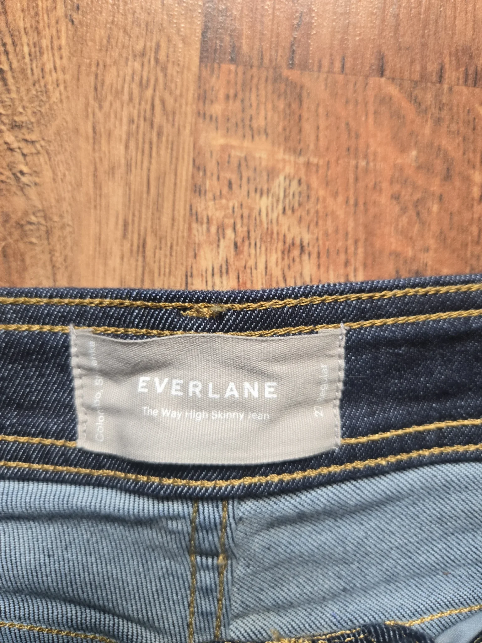 Image for High-waisted jeans