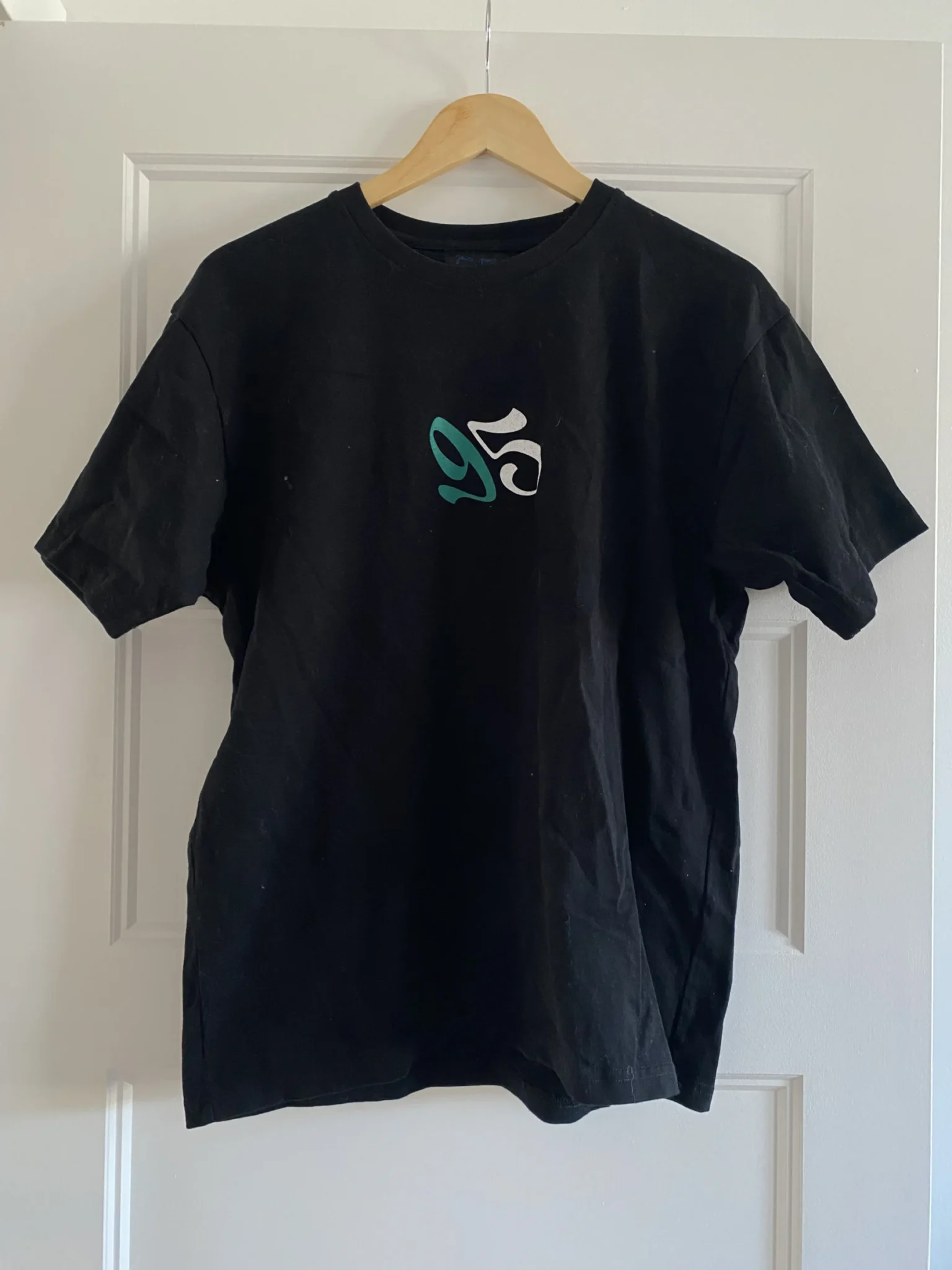Featured image for T-shirt 95 - Angèle 🌸