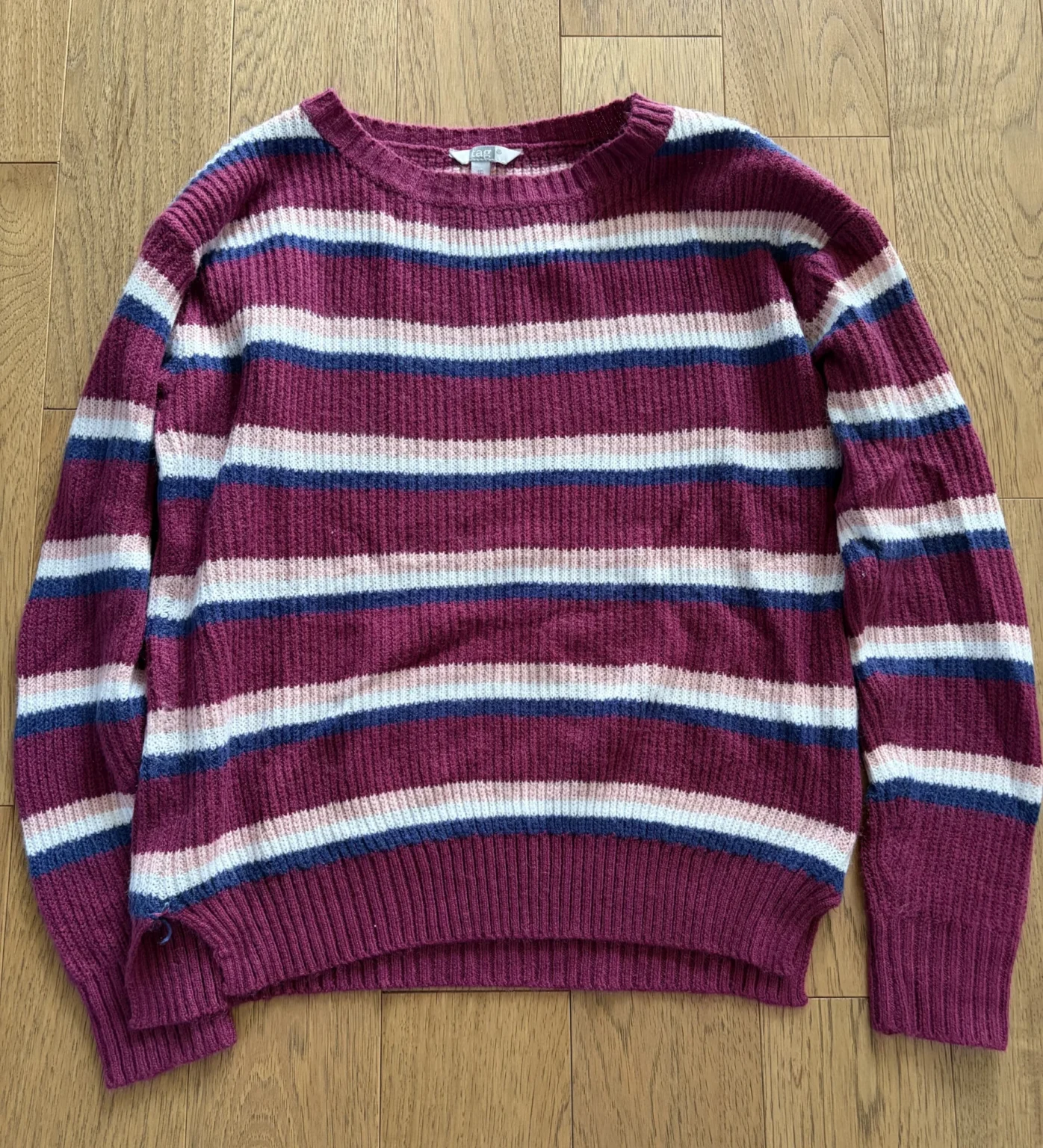 Featured image for Chandail de laine rayé mauve