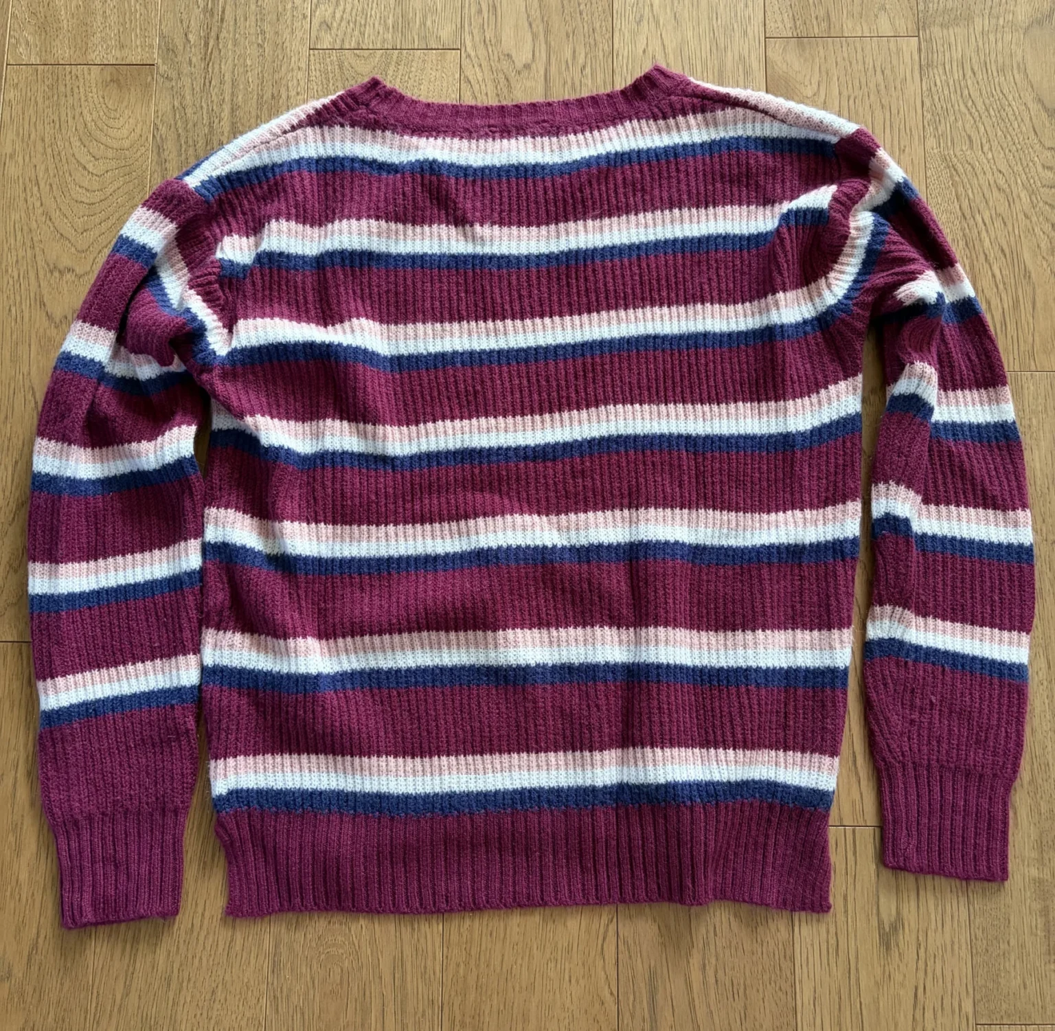 Image for Chandail de laine rayé mauve