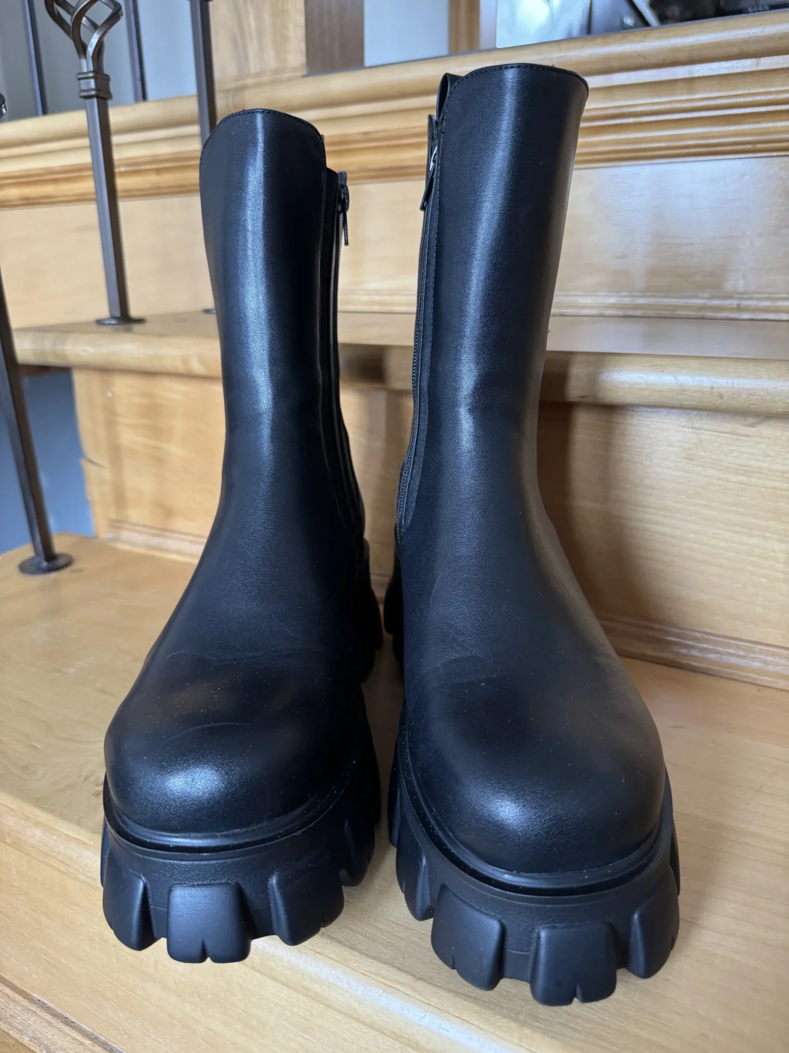 Image for New BOLD design label boots